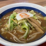 Hachiban Ramen - 斜めからパシャリ