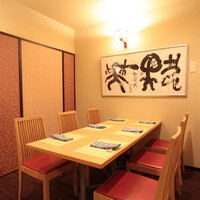 和膳 いい田 - 会食や接待などのご利用にも最適です。パーテーションで区切っての半個室風にもアレンジいただけます。