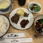 牛たん 焼助 仙台駅牛たん通り店 - 