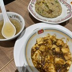 餃子の王将 - 麻婆豆腐ジャスト、炒飯