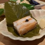 Kentan Horibe - 琵琶鱒の押し寿司
