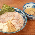 GAKU - チャーシューつけ麺