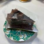不二家 - チョコ生ケーキ５９４円。
 
プレミアムチョコを使った濃厚チョコレートケーキです。
 