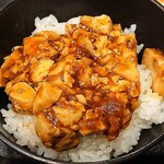 Chuukaryouri Saikasai - 菜香菜 日本橋店 麻婆豆腐は on the rice で麻婆丼にして頂きました