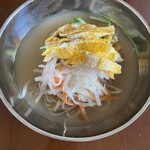 SONYU - 料理写真:冷麺(¥800)
もっと暑くなると氷が入ります。