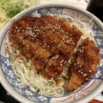 Raratei - ソースカツ丼　サラダも入れて全部で860円　50円安