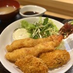 Susi Dining Hukurou - ・にこにこ定食 1,500円/税込
                        (エビフライ2本、カキフライ2個)