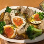 YEBISU BAR - チキンと半熟卵の焼きチーズカレー