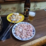 焼肉の龍巳 - ホルモン、キムチ、瓶ビール(黒ラベル)