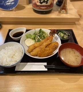 Susi Dining Hukurou - ・にこにこ定食 1,500円/税込
                        (エビフライ2本、カキフライ2個)