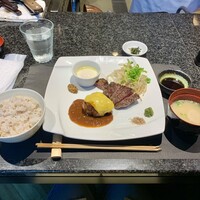 鉄板焼seto - 和牛ミニハンバーグ＆オリーブ牛ステーキ