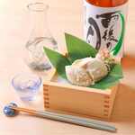 [To be enjoyed with refreshing sake] ~ Pair with the dry, flat, and refreshingly crisp "Tanrei Karakuchi" sake ~