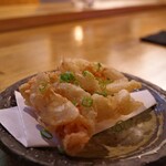 天ぷら酒場 りん - 新玉ねぎとつぶ貝のかき揚げ