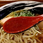 俺の中華たなか家 - 「濃口」より淡い色合いなスープは「出汁」を感じる優しい味わい♥
