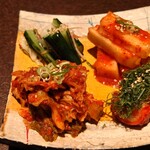 焼肉 ゆかわ - キムチ盛り合わせ