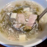 Yokohama Chuukagai Juukei Hanten - 今回は豚バラ肉とお豆腐と海苔とえのきと卵のスープ？すごく具沢山で豪華♡