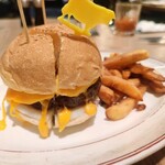 Peter Luger Steak House Tokyo - ピータールーガー フライドポテト＆スライスオニオン
