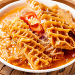 Steamed honeycomb (beef tripe) with peanut curry sauce