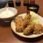 Usaku - ミックスフライ定食