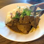 モダンスパイス 虹の仏 - 〆のミニカレー（600円）