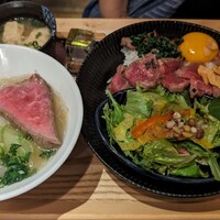 馬刺しと焼き鳥 グルマン三年坂 - 