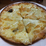 Jijibaba Mokubatei - のりと京胡麻のピザ