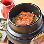 Fukagawa-style eel and clam Kamameshi (rice cooked in a pot)