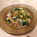U :: - スパゲッティ-白身魚と季節野菜のオイルソース、カラスミと-