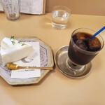 Tsuki Cafe 文翔館喫茶室 - レアチーズケーキとアイスコーヒー