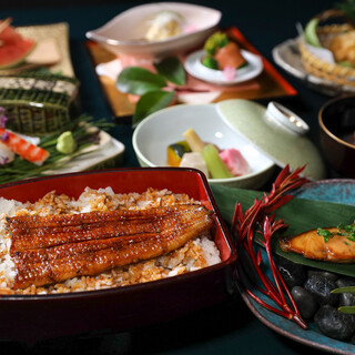 予算に応じて選べるコースも完備。大切な方のおもてなしにどうぞ