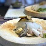 日本料理 TOBIUME - ◆海味「ギャップ萌え」・・虎魚、ムラサキウニ。虎魚チャンってお顔は厳ついのに、頂くととても美味しい。 そのギャップに萌えますね。^^
