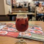 梅田ワイン酒場 バルミチェ - サングリアの赤で サッパリ！