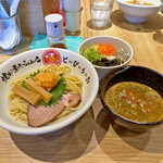 Yakiagoniboshira-Men Tobiuo - 10食限定の「濃厚焼きあご秋刀魚つけ麺」¥1,200と「TKG」¥300