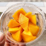 青島青果 Winner's Bell - カットマンゴー￥500