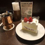 椿屋珈琲 ひがし離れ - ショートケーキ・アイスコーヒー