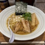 Niboshi Chuuka Soba Menya Shibano - 煮干し中華そば ¥880（価格は訪問時）