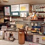 Kari - Ando Supaisu Baru Kari - Bito - カウンターに座るとこんな感じの店内。