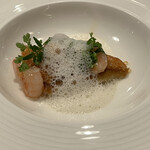 カーブドッチ - 鮮魚のうろこ焼き　南蛮エビのティエド　山椒の香り