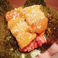 USHIMITSU NISHIAZABU - その上に馬糞ウニを二列ほどトッピング