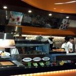 ピアーズカフェ - 大きなカウンター