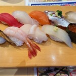 回転寿司 函館まるかつ水産 本店 - 