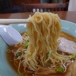 鈴長食堂 - もちもちのウェーブ麵です