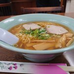 鈴長食堂 - 横から撮影