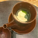 もちづき - 蛤の土瓶蒸し　蛤　湯葉　真丈　ワカメ　海老　椎茸