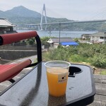 大出ファーム - ドリンク写真:絶景で飲む無農薬オレンジジュース