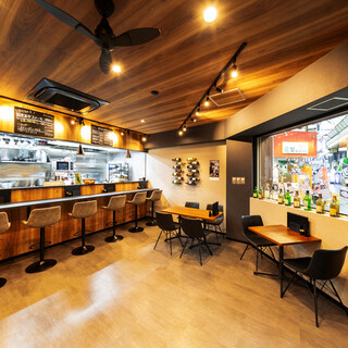 駅から近くアクセス便利な創作料理店