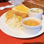 Supichi Barun - ふっくらトーストにカレー味のスパ美味しかった!!