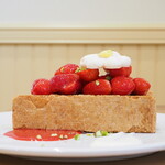 ラ ブランシュ エルミン - Mille-feuille fraise（苺のミルフィーユ）（1680円）