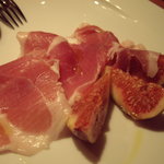 ビストロ・ラ・クッチーナ - 我が家の大好物；生ハム＆無花果