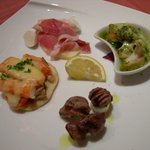 ビストロ・ラ・クッチーナ - ある晩のおまかせ前菜盛り合わせ